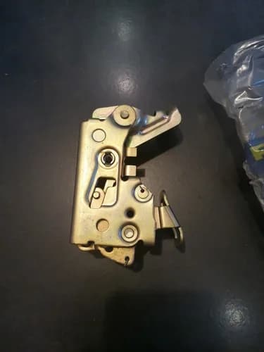 Peugeot 505 Front Door Lock, Right-Hand Side — view 2