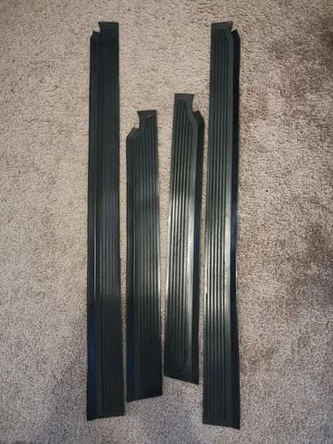 Rubberen deurdrempels voor Mercedes W115 en W114