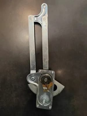 Right-hand-side window regulator for Peugeot 504