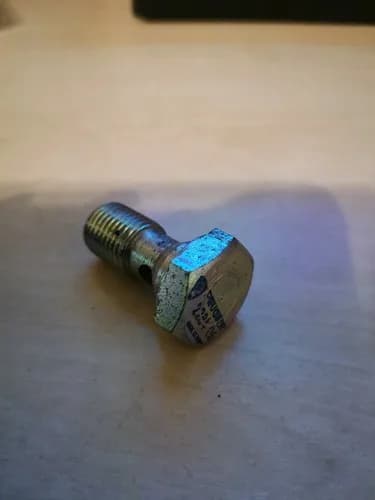 Peugeot 504 Automatic Gearbox Oil Connection — view 2