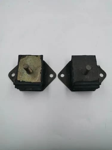 paire  (2) de Support Moteur Peugeot 504