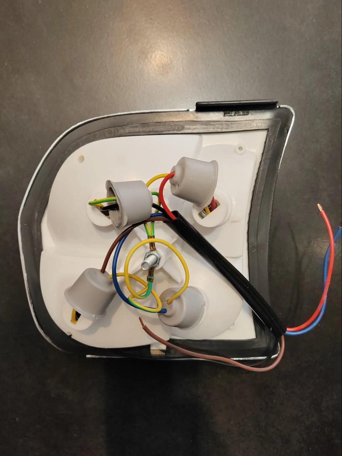 Luz Trasera Derecha Peugeot 504 Completa — vista 2
