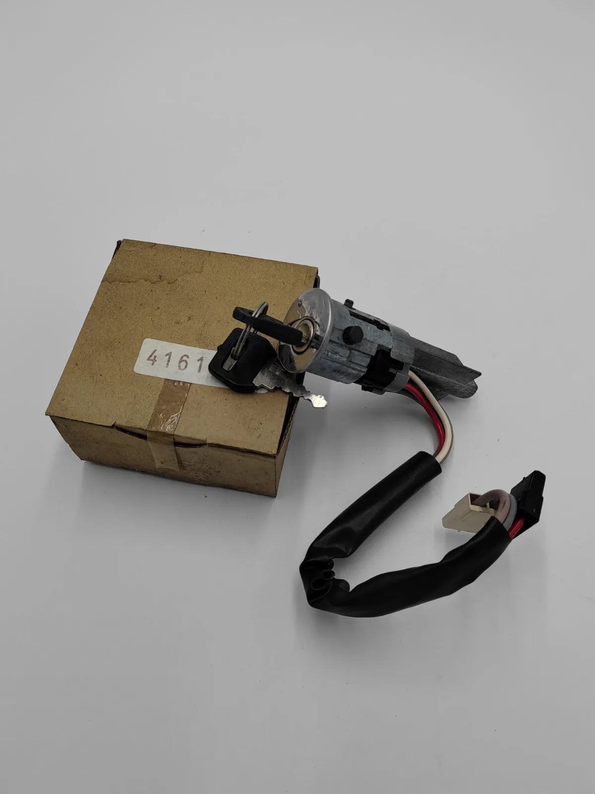 Ignition Switch Peugeot 604 — view 2
