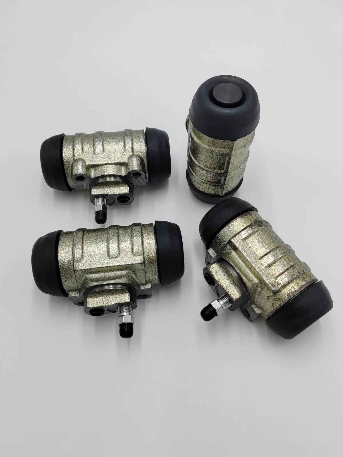 Set von 4 Vorderrädern Peugeot 404 Hydrovac