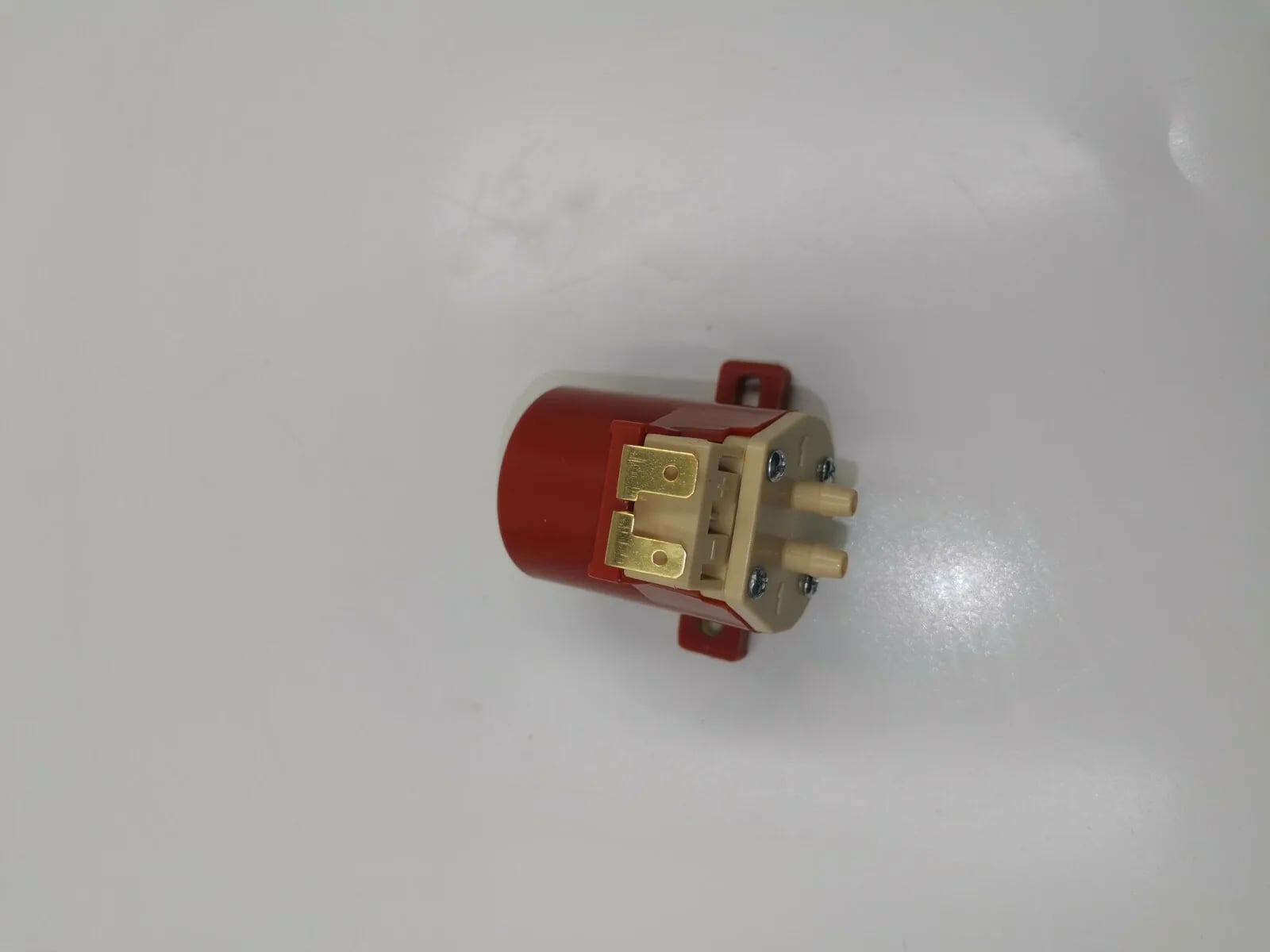 Scheibenwaschpumpe Peugeot 104 204 304 404 504 604 J7 J9 Samba C15 — Ansicht 3