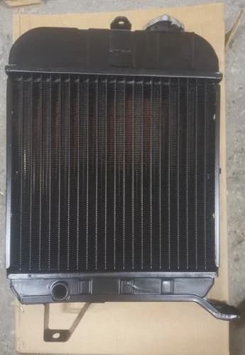 Kühler 404 Peugeot Benzin Vergaser und Einspritzung